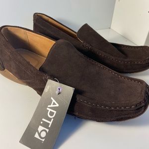 Men’s brown loafers